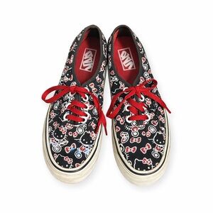 Vans x Hello Kitty Special Edition Low-Top Sneakers | Size 7 | Red Black White
